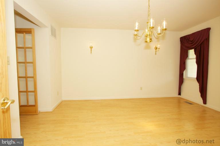 808 Lagrange Road Street, MD 21154 - Photo 14 of 30 Dining Room