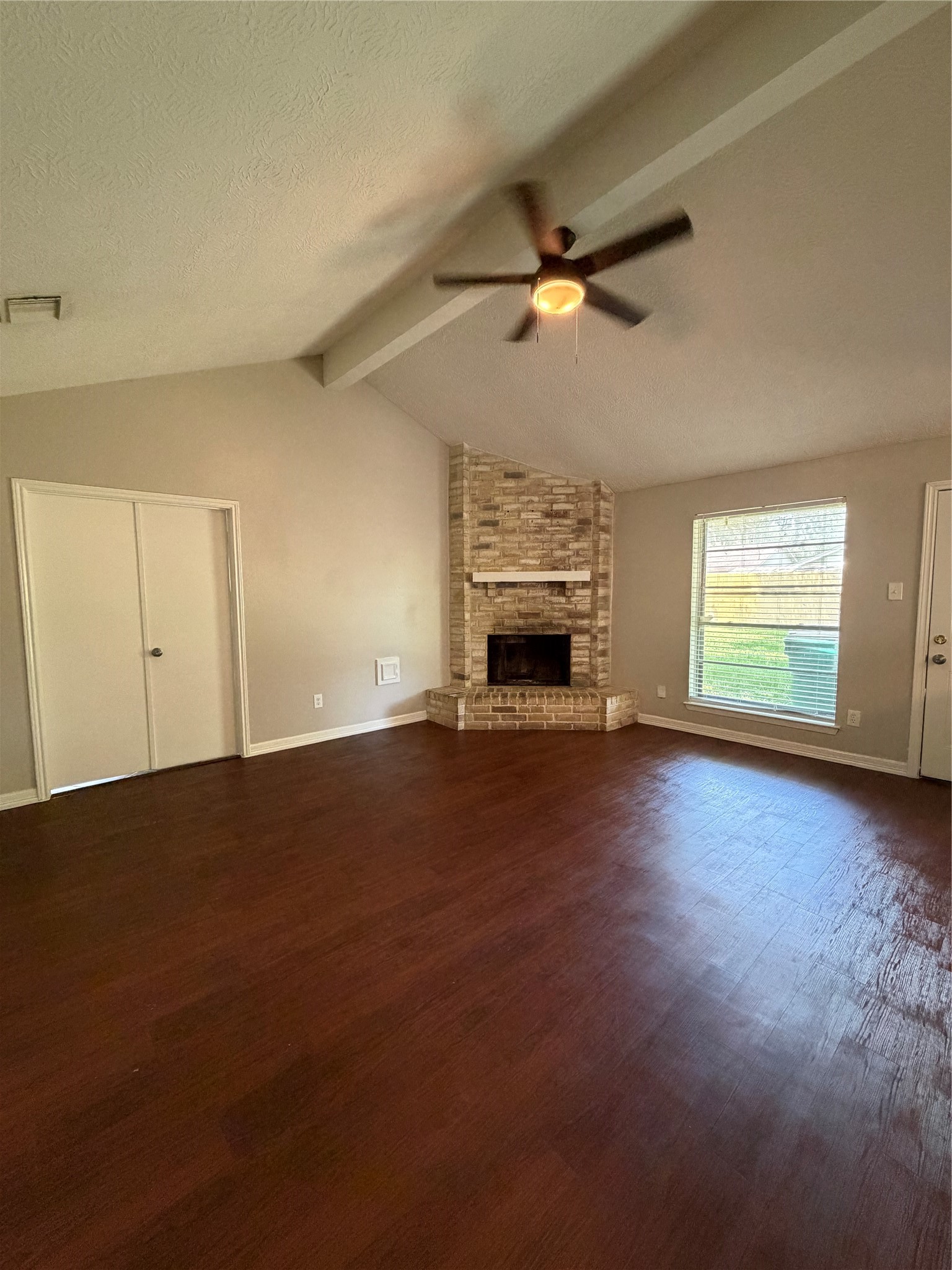 45 Ranch House Loop Angleton, TX 77515 - Photo 4 of 17 Gallery Image 4