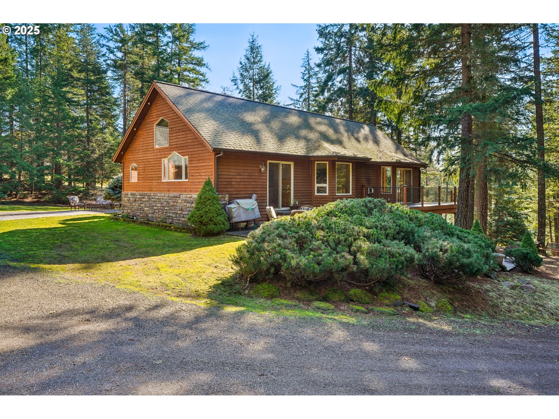 232 Upper Lakeview Rd Road White Salmon, WA 98672 - Photo 3 of 46 a front view of a house with a yard