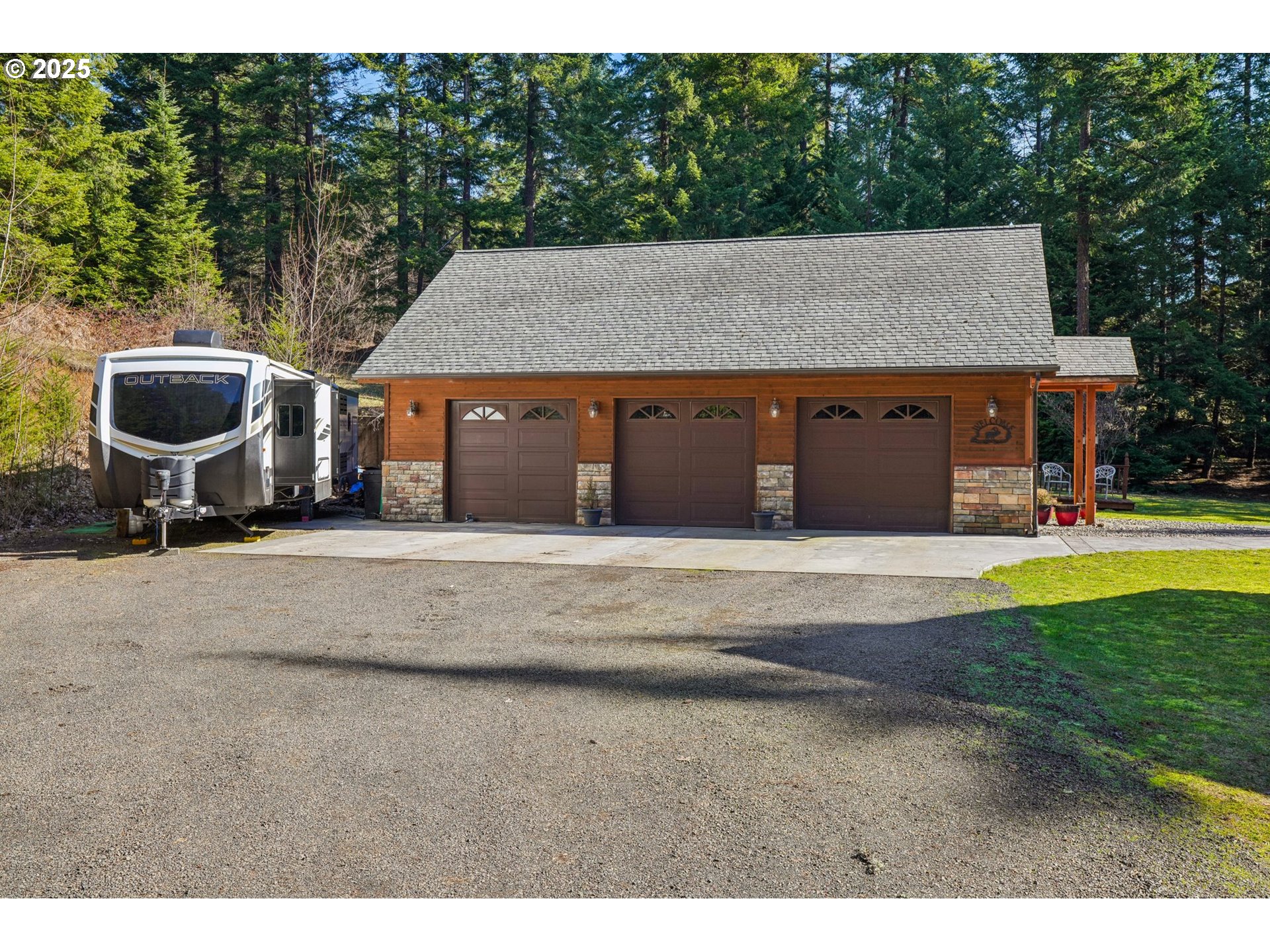 232 Upper Lakeview Rd Road White Salmon, WA 98672 - Photo 4 of 46 a house view with a outdoor space