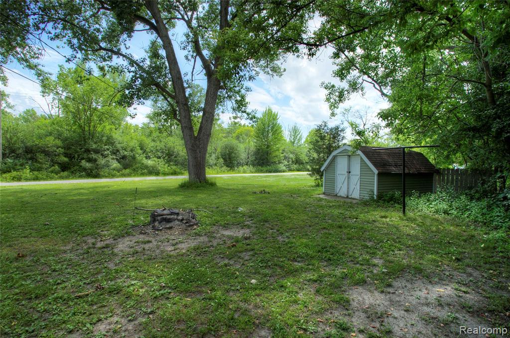 1906 Banner Road Saginaw, MI 48601 - Photo 40 of 44