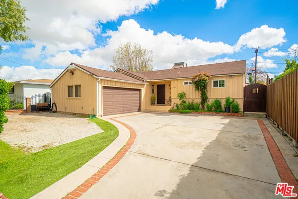 $879,900 | 13748 Sunburst Street, Arleta, CA 91331