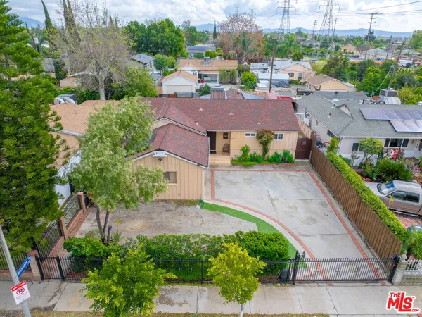 $879,900 | 13748 Sunburst Street, Arleta, CA 91331