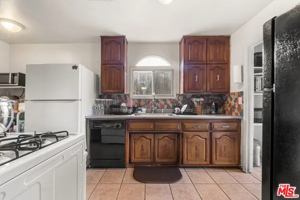 $879,900 | 13748 Sunburst Street, Arleta, CA 91331