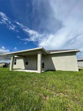 $2,300 | 1088 Saturn Court, LaBelle, FL 33935