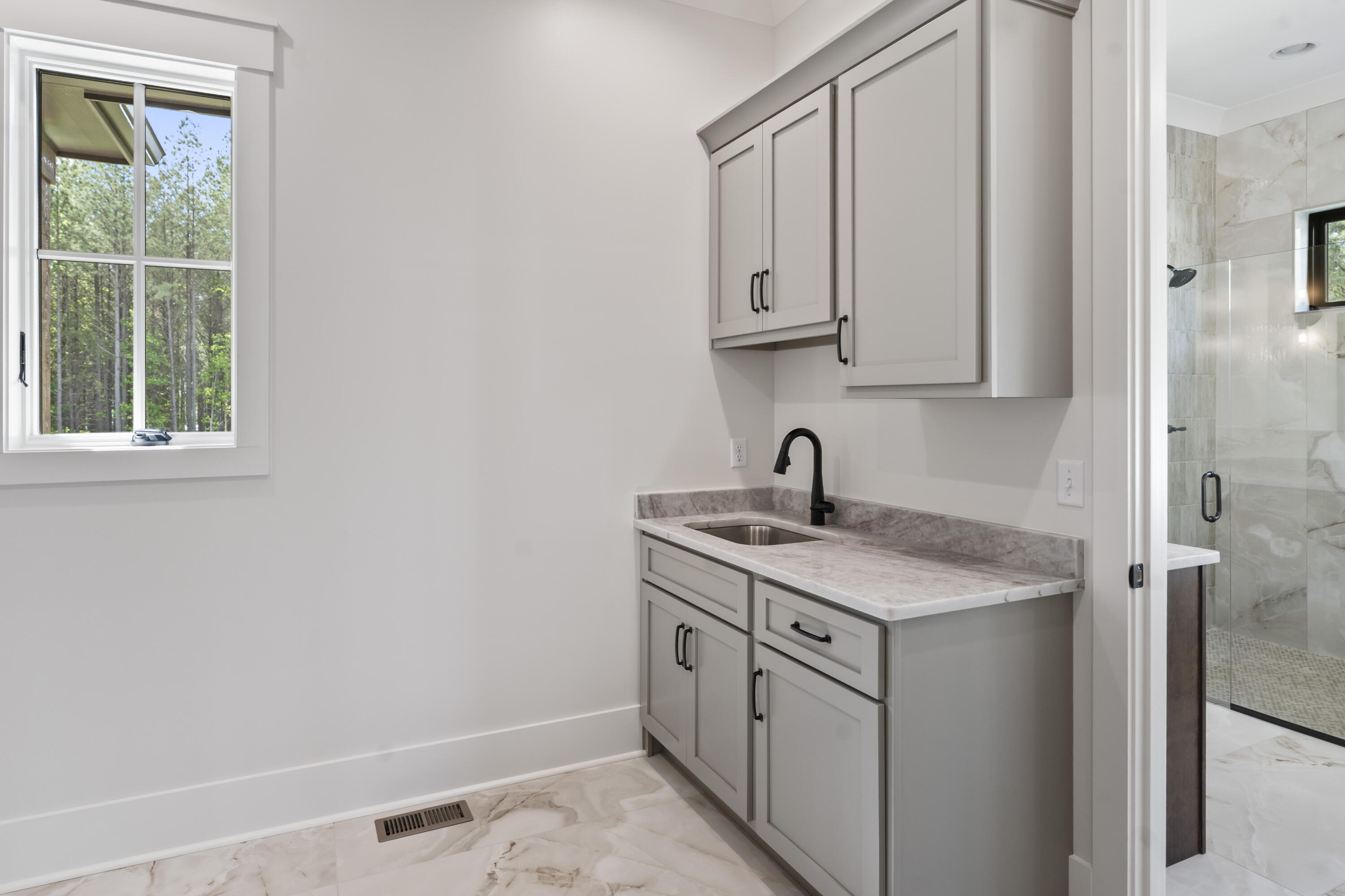 135 Serenity Way Guild, TN 37340 - Photo 27 of 44 Laundry Room