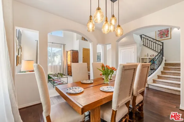 $1,129,000 | 7466 Louise Avenue, Lake Balboa, CA 91406