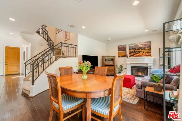 $1,129,000 | 7466 Louise Avenue, Lake Balboa, CA 91406