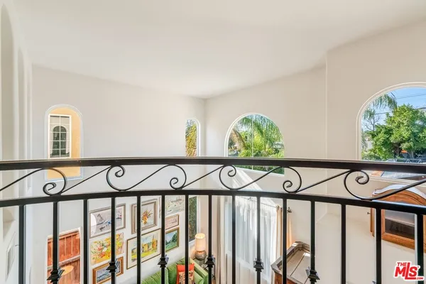$1,129,000 | 7466 Louise Avenue, Lake Balboa, CA 91406