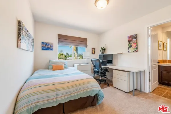 $1,129,000 | 7466 Louise Avenue, Lake Balboa, CA 91406