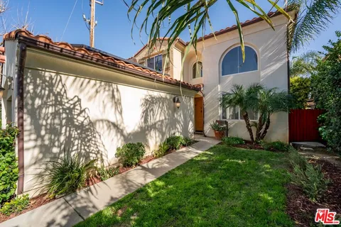 $1,129,000 | 7466 Louise Avenue, Lake Balboa, CA 91406