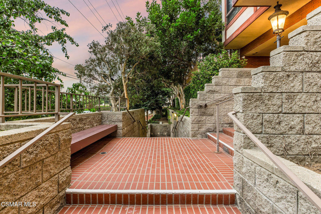 8828 Pershing Drive, Unit 112 Playa del Rey, CA 90293 - Photo 32 of 38