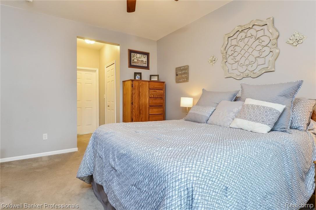 742 East Bluff Court Rochester, MI 48306 - Photo 21 of 60 020-photo-master-bedroom-6657298.jpg