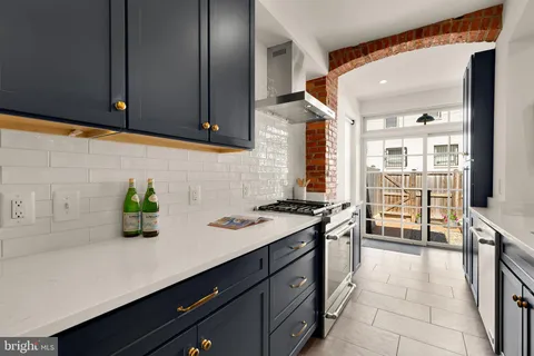 $874,900 | 409 Columbia Road Northwest, Washington, DC 20001