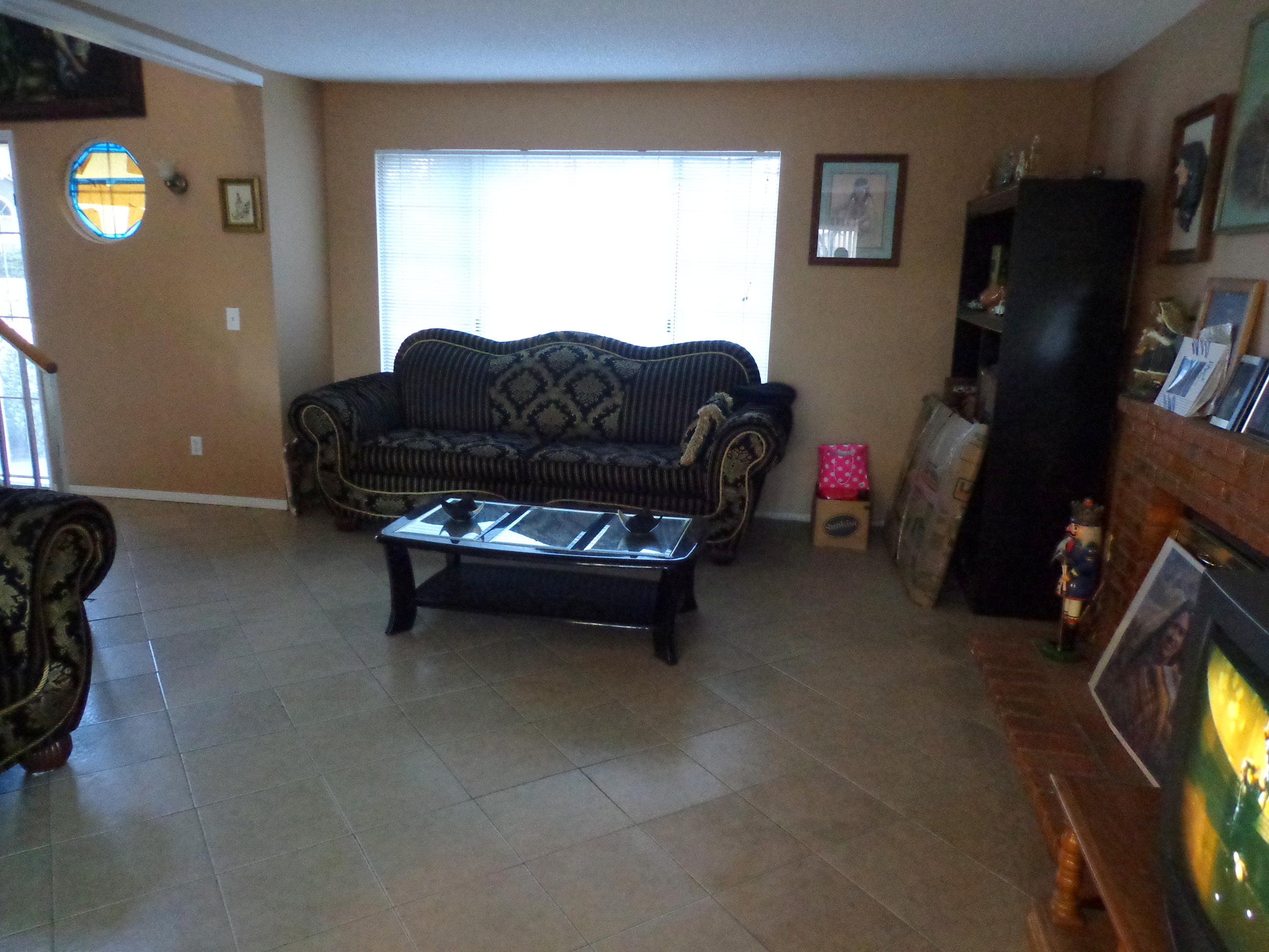 211 R2 Avenue East Palmdale, CA 93550 - Photo 2 of 6 2
