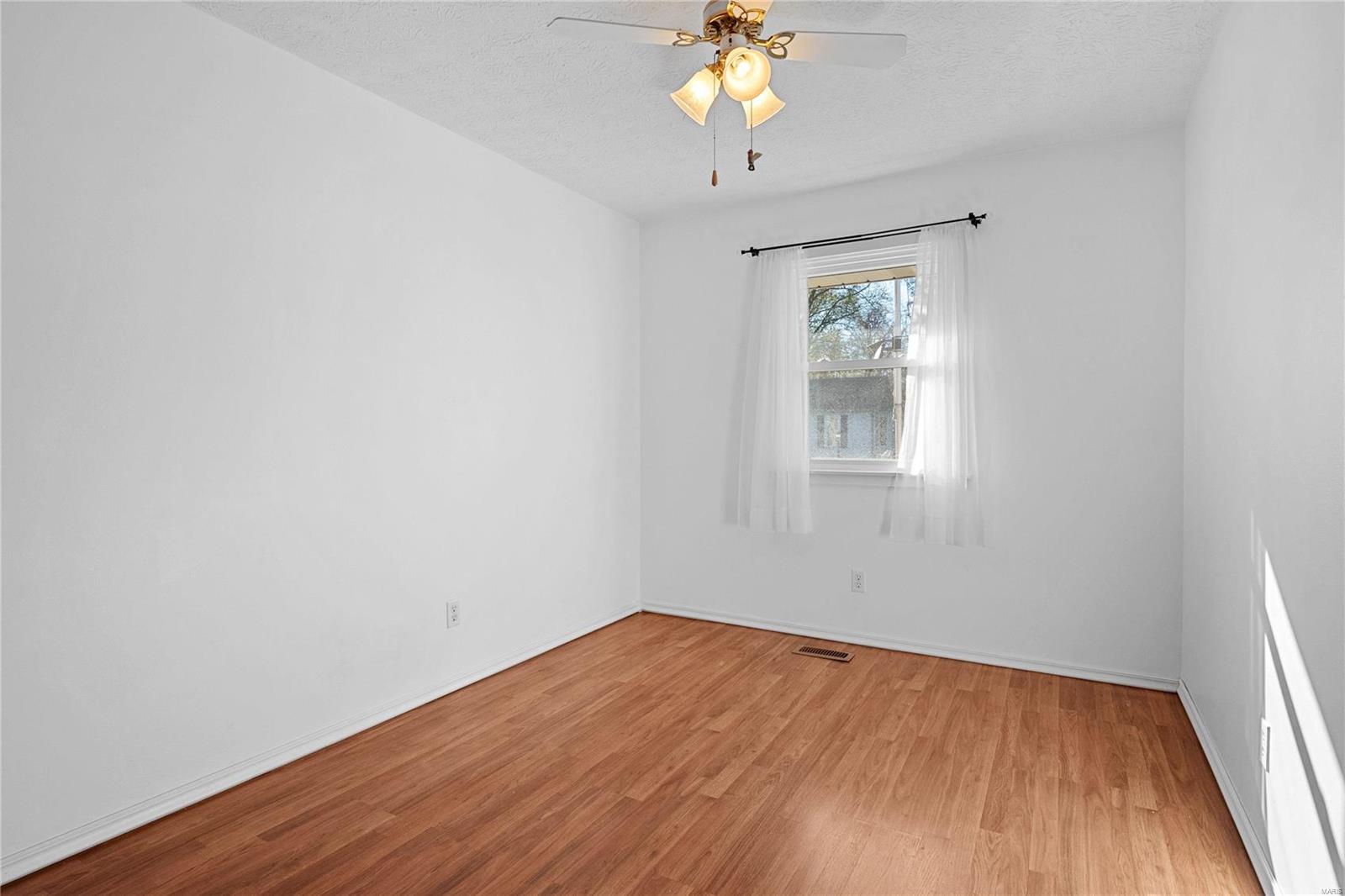 206 Hazel Street Troy, IL 62294 - Photo 5 of 33 Gallery Image 5