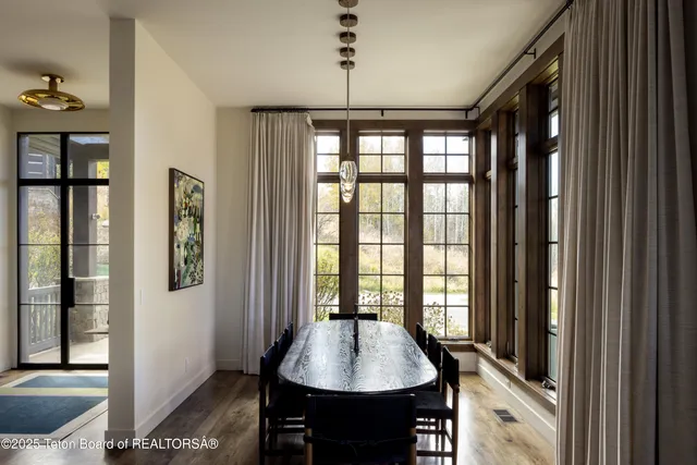 $12,995,000 | 725 North Bar Y Road, Jackson, WY 83001