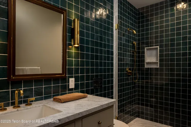 $12,995,000 | 725 North Bar Y Road, Jackson, WY 83001