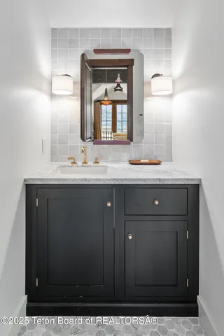 $12,995,000 | 725 North Bar Y Road, Jackson, WY 83001