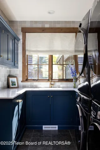 $12,995,000 | 725 North Bar Y Road, Jackson, WY 83001