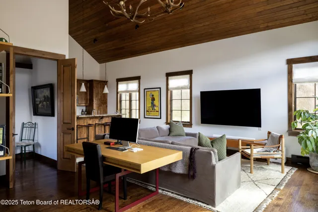 $12,995,000 | 725 North Bar Y Road, Jackson, WY 83001