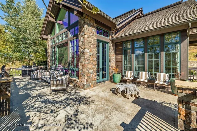 $12,995,000 | 725 North Bar Y Road, Jackson, WY 83001