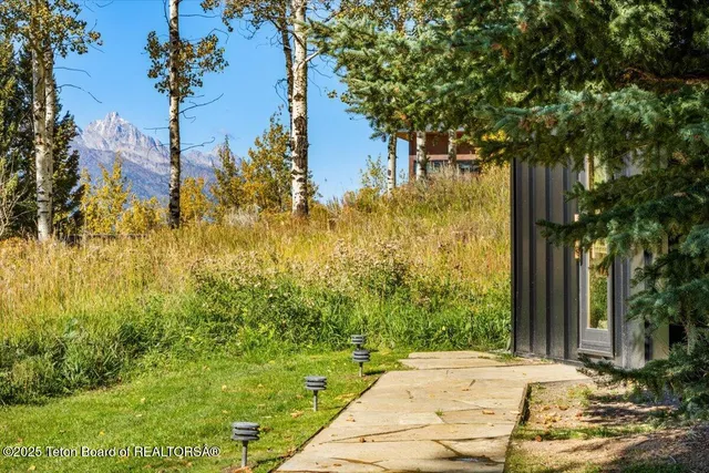 $12,995,000 | 725 North Bar Y Road, Jackson, WY 83001