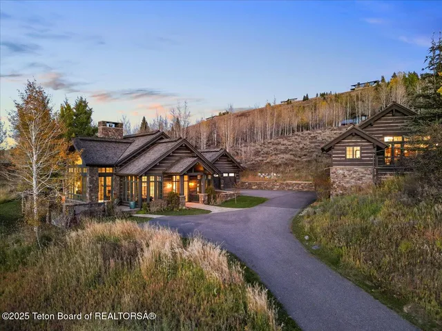 $12,995,000 | 725 North Bar Y Road, Jackson, WY 83001