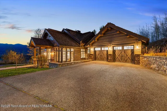 $12,995,000 | 725 North Bar Y Road, Jackson, WY 83001