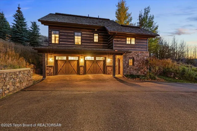 $12,995,000 | 725 North Bar Y Road, Jackson, WY 83001