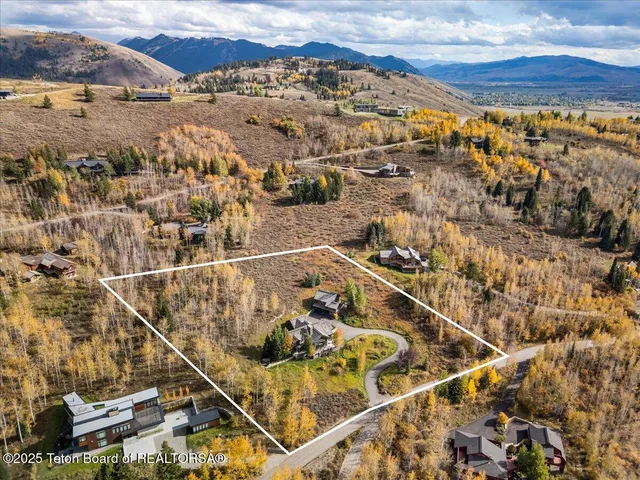 $12,995,000 | 725 North Bar Y Road, Jackson, WY 83001