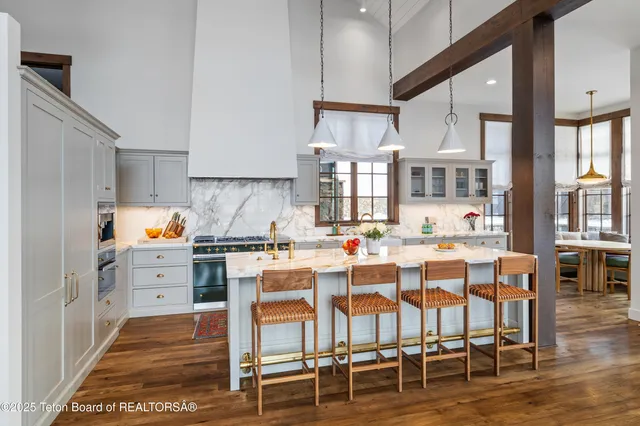 $12,995,000 | 725 North Bar Y Road, Jackson, WY 83001