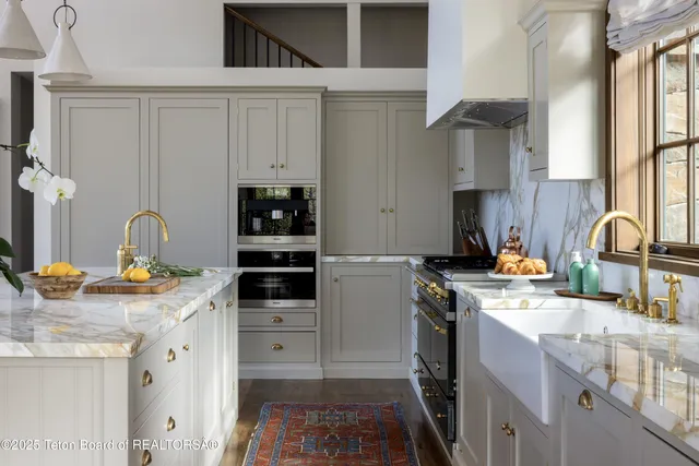 $12,995,000 | 725 North Bar Y Road, Jackson, WY 83001