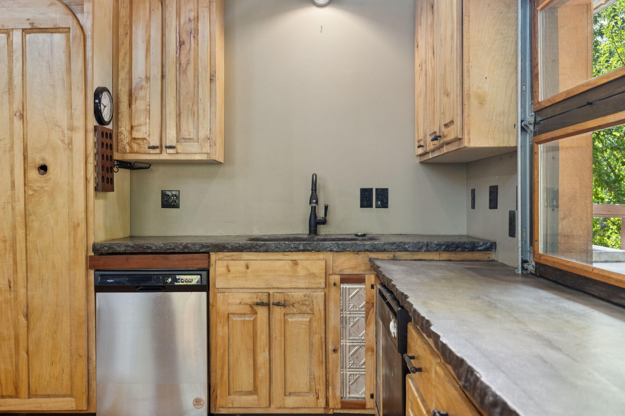 1014 Meroney Street Chattanooga, TN 37405 - Photo 16 of 87 16-web-or-mls-1014 Meroney St - 033