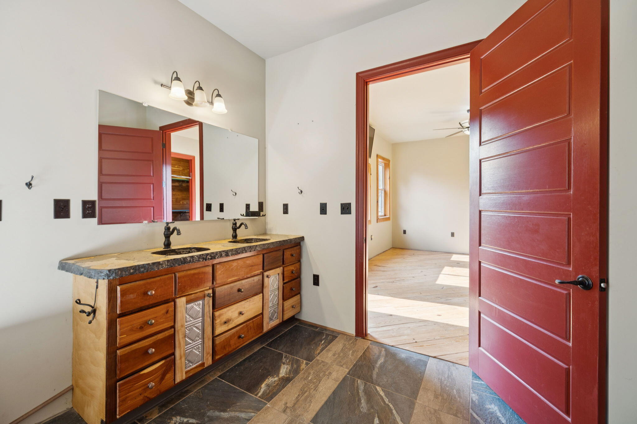 1014 Meroney Street Chattanooga, TN 37405 - Photo 41 of 87 41-web-or-mls-1014 Meroney St - 014