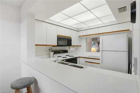 $247,000 | 141 Wading Bird Circle, Unit G102, Naples, FL 34110