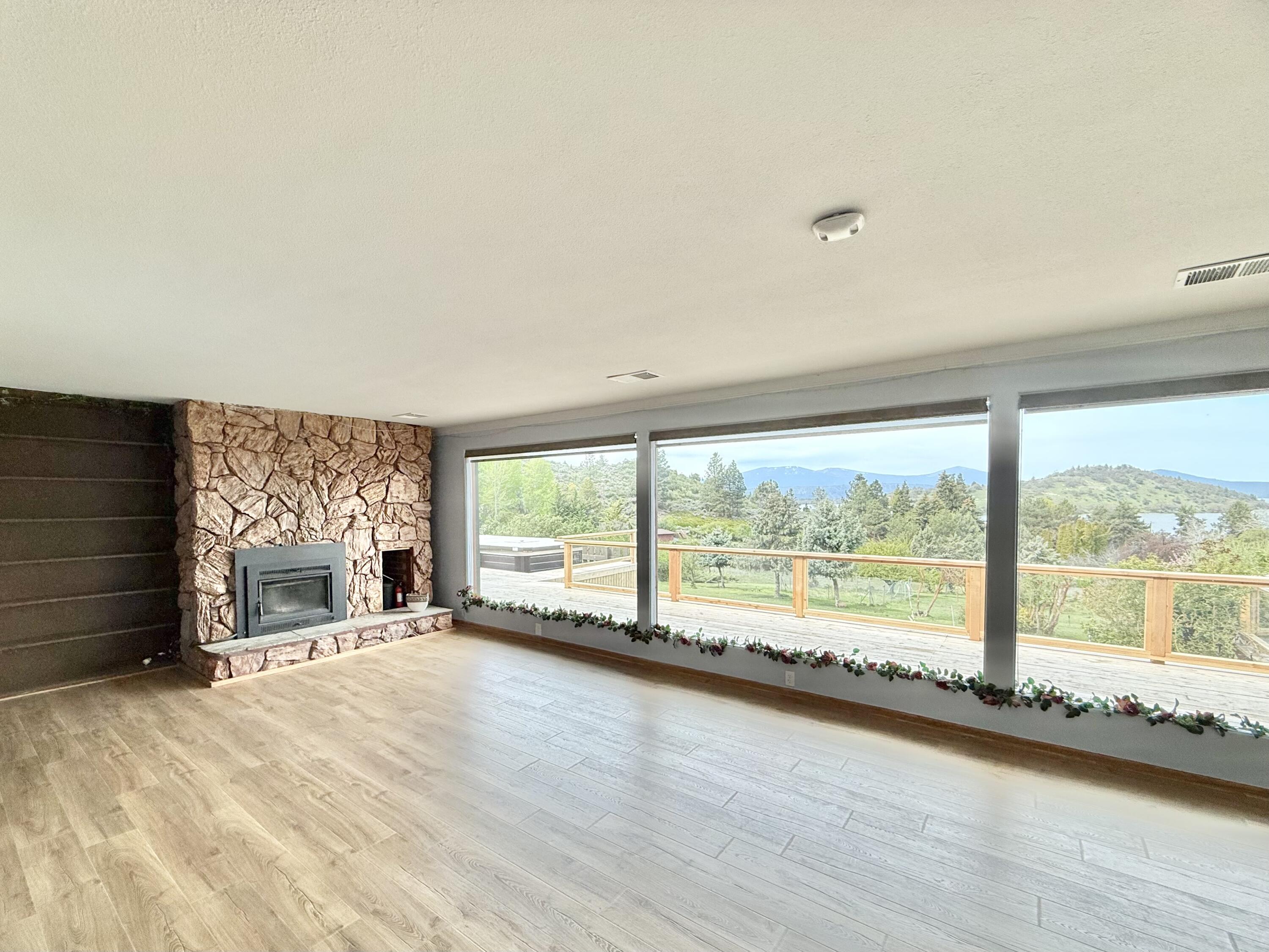 1662 Cove Point Road Klamath Falls, OR 97601 - Photo 38 of 71