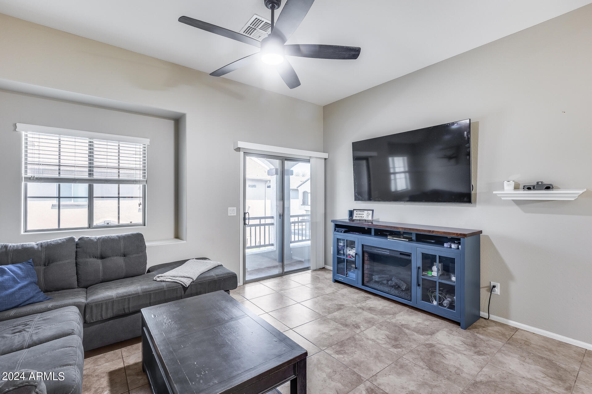 2725 East Mine Creek Road, Unit 2162 Phoenix, AZ 85024 - Photo 2 of 33