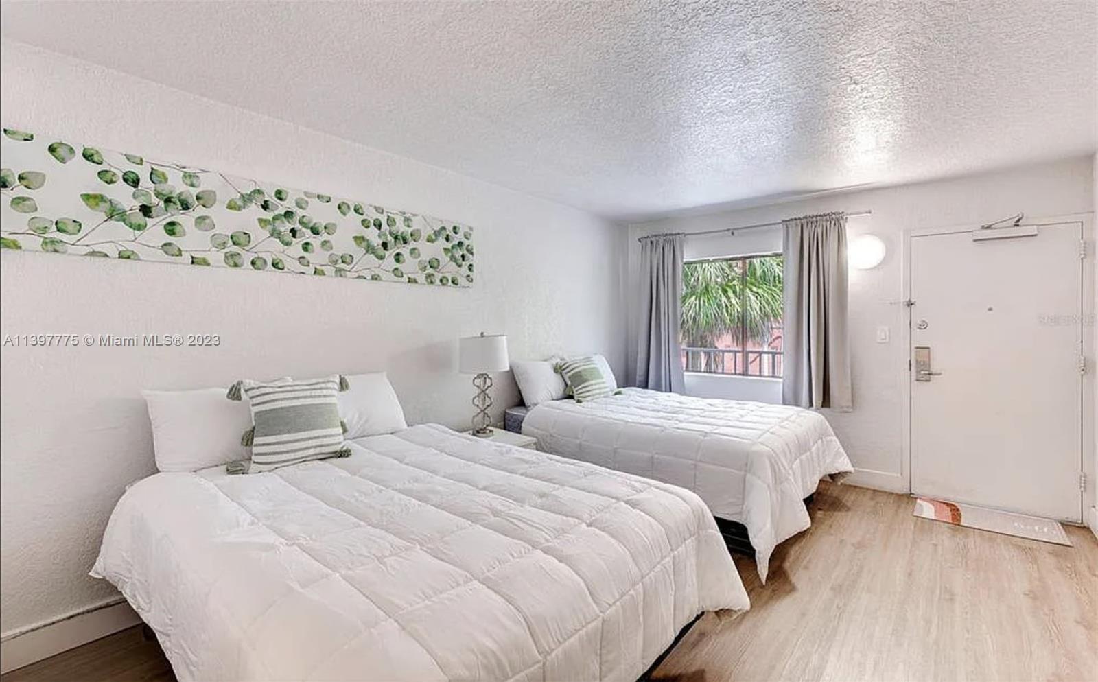 5367 West Irlo Bronson Mem Hwy Unit 3200  