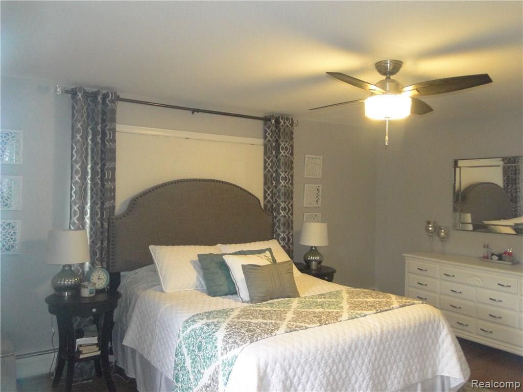 2049 Walton Blvd. Rochester, MI 48309 - Photo 22 of 41 Master Bedroom - View Two