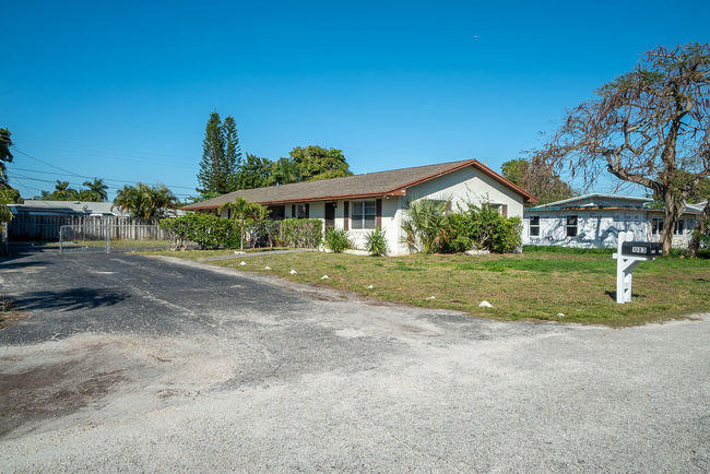 1081 Brown Road Lake Worth, FL 33462 - Photo 3 of 21 001_1._front_of_house