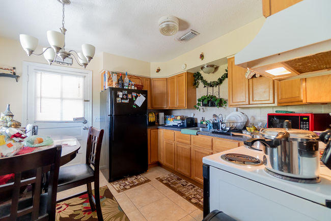 1081 Brown Road Lake Worth, FL 33462 - Photo 9 of 21 010_10._kitchen_2