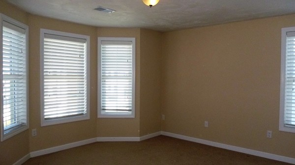 31 Honeysuckle Road Worcester, MA 01607 - Photo 14 of 25 Gallery Image 14