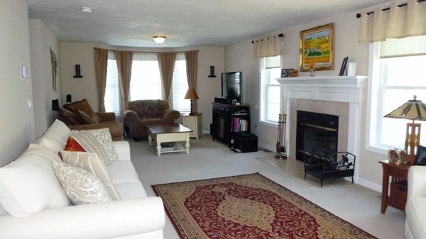 31 Honeysuckle Road Worcester, MA 01607 - Photo 3 of 25 Gallery Image 3