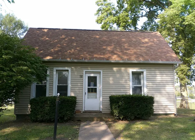 $64,900 | 701 South Cain Street, Clinton, IL 61727