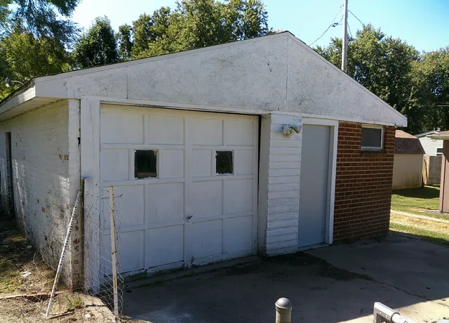 $64,900 | 701 South Cain Street, Clinton, IL 61727