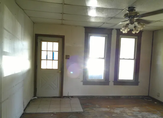 $64,900 | 701 South Cain Street, Clinton, IL 61727