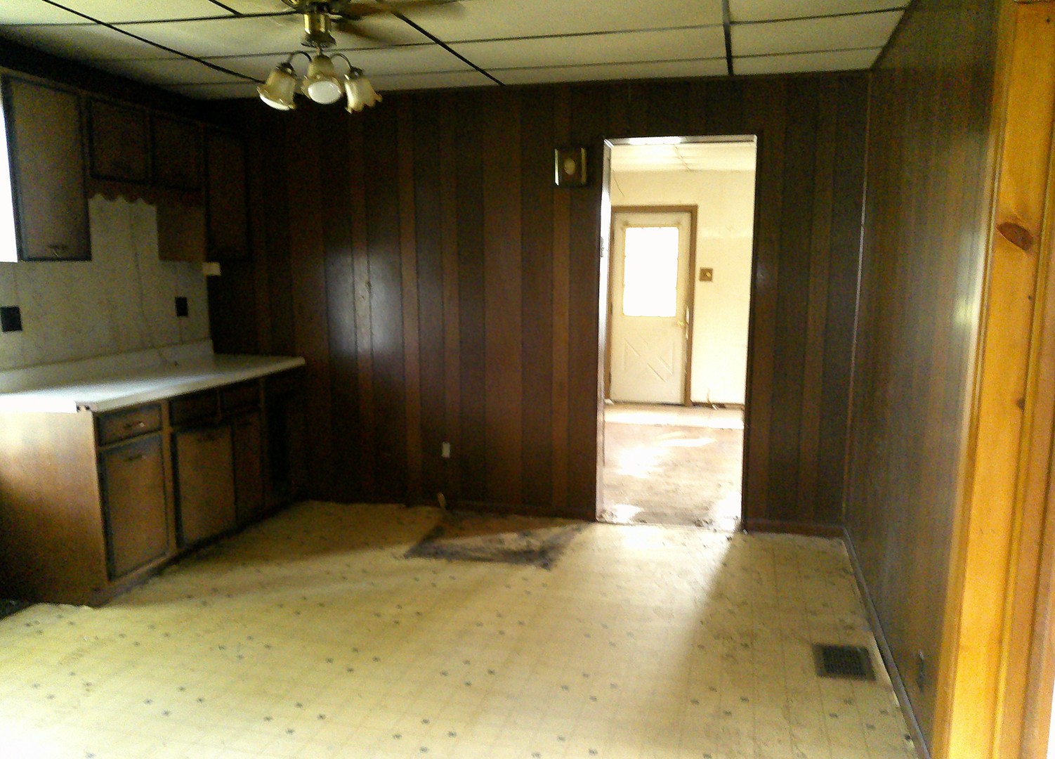 701 South Cain Street Clinton, IL 61727 - Photo 4 of 12