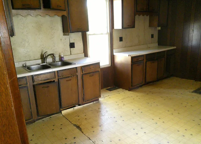 $64,900 | 701 South Cain Street, Clinton, IL 61727