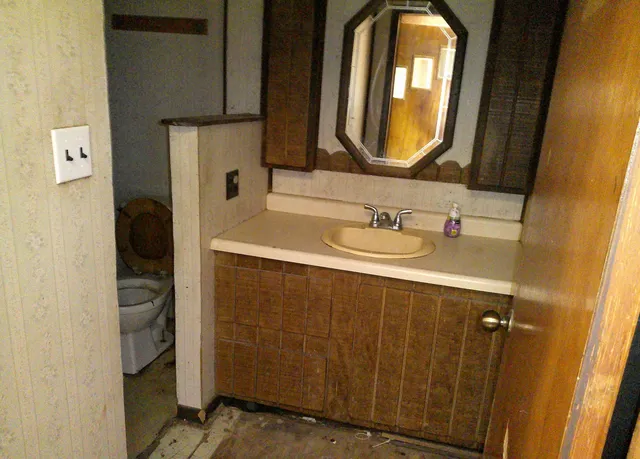 $64,900 | 701 South Cain Street, Clinton, IL 61727